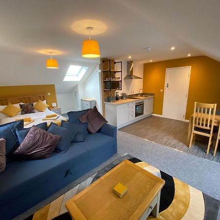 Modern Studio Apartment Set Beneath The Black Mountains A Stones Throw From The Offas Dyke Path Clodock المظهر الخارجي الصورة