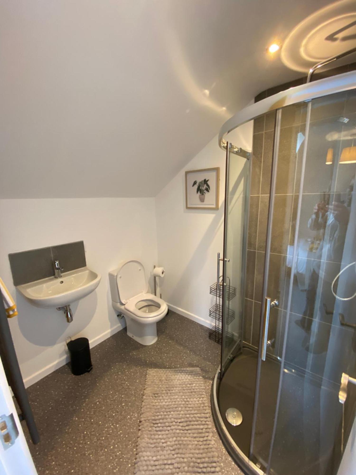 Modern Studio Apartment Set Beneath The Black Mountains A Stones Throw From The Offas Dyke Path Clodock المظهر الخارجي الصورة